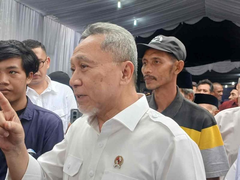 Menteri Koordinator Bidang Pangan Zulkifli Hasan saat menghadiri Rembuk Tani dan Sosialisasi Kebijakan Perubahan Harga Eceran Tertinggi (HET) Pupuk Bersubsidi di Kabupaten Magelang, Jumat (19/12/2025).