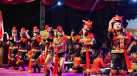 Pertunjukan seni dalam acara Pertukaran Budaya Magelang Karanganyar.
