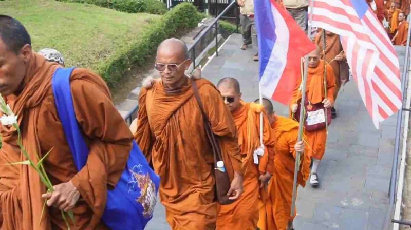 Puluhan biksu dari berbagai negara Asia Tenggara akhirnya tiba di kawasan Candi Borobudur, Kabupaten Magelang.