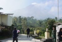 Kedubes Perancis saat meninjau aktivitas Gunung Merapi.